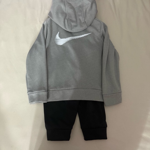 Nike 3T Set - Picture 2 of 2